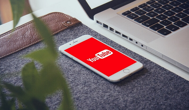 how to download youtube videos on iphone